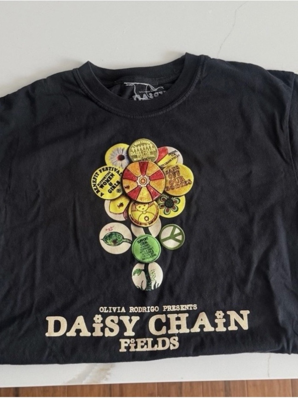 Olivia Rodrigo Daisy Chain Fields Black Graphic Tee - Picture 3 of 4